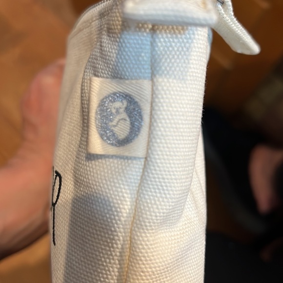 Toiletry bag - Picture 8 of 8